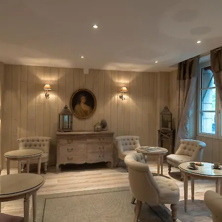 Otel Cluny Square 3*