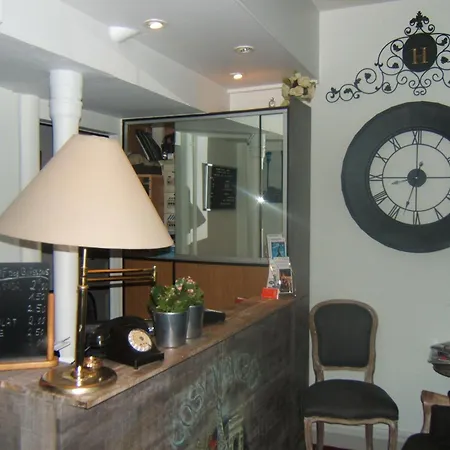 Hotel Cosy Monceau Parigi
