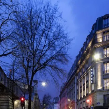 Hotel First Tour Eiffel 4*