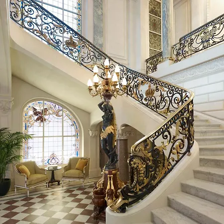 Ξενοδοχείο Shangri-la 5*