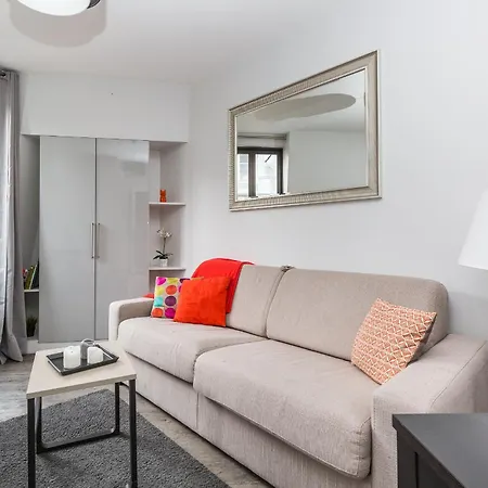 Apartment Sweet Paris