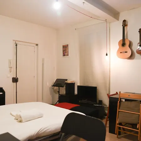 Comfortable Near Montmartre