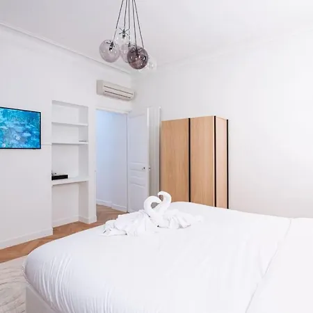 Le Canet - Passy Tour Eiffel A Pied - 4 Personnes- Climatisation - Vue Sur Cour