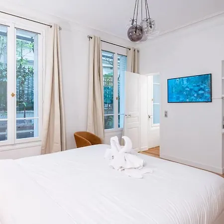 Apartment Le Canet - Passy Tour Eiffel A Pied - 4 Personnes- Climatisation - Vue Sur Cour *