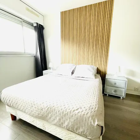 Apartment Place Cambronne *