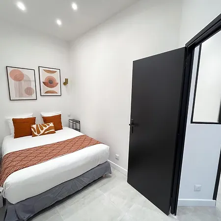 Urban Flat 08 - The Panoramic Flat In Paris