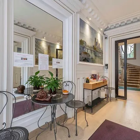 Apartment Le Canet - Passy Tour Eiffel A Pied - 4 Personnes- Climatisation - Vue Sur Cour *