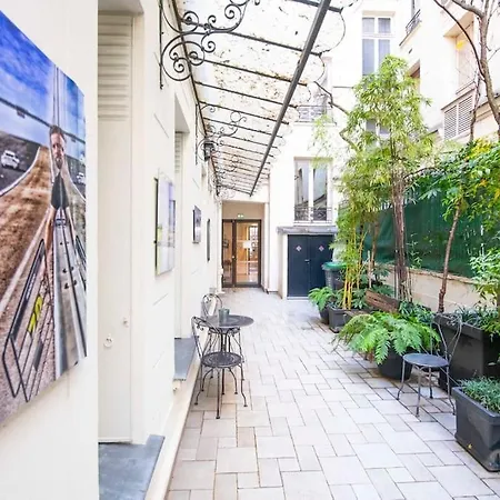 Apartment Le Canet - Passy Tour Eiffel A Pied - 4 Personnes- Climatisation - Vue Sur Cour Paris
