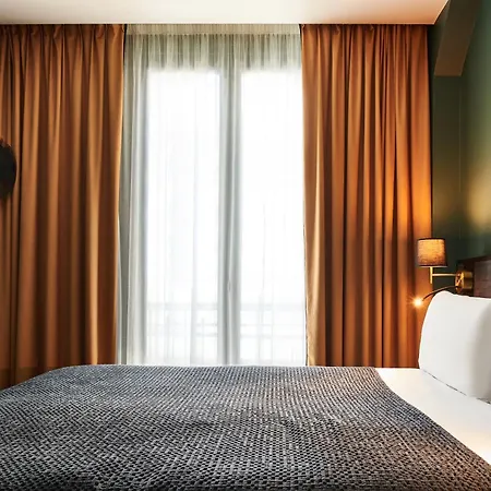 Otel Mercure Tour Eiffel Pont Mirabeau 4*