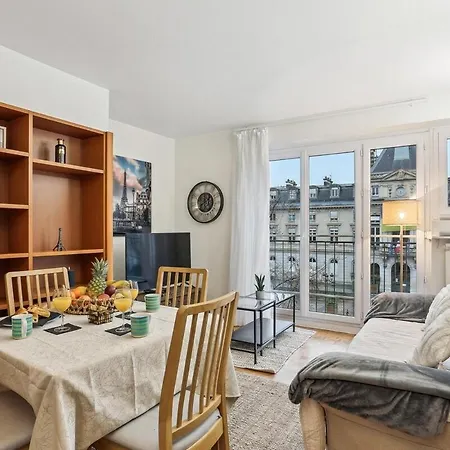 Charming Heart Of 15th Apartment