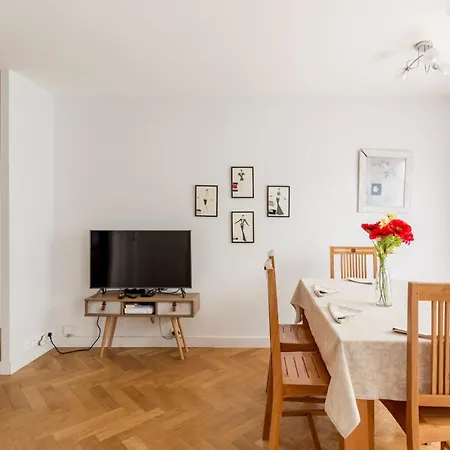 شقة Eiffel Tower - 2br With Balcony - Cityapartmentstay *