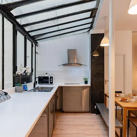 Sartre Saint Germain Apartment *