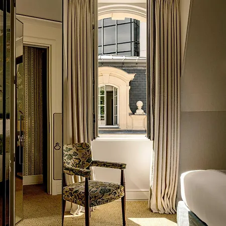Saint 5* Paris