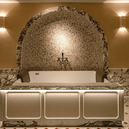 Saint Hotel