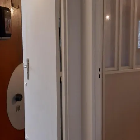 Homestay Pres De Tour Eiffel Paris