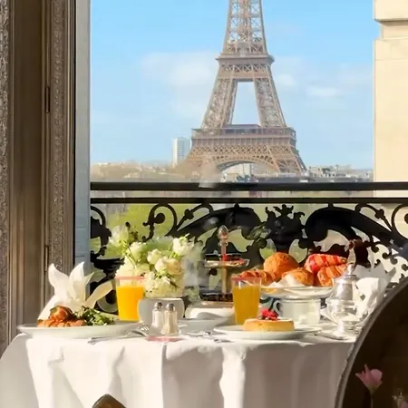 Eiffel Tower / Tour Eiffel Apartment *