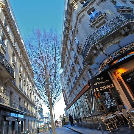 Vandrerhjem Caulaincourt Montmartre By Hiphophostels