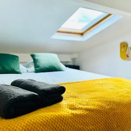 Parc Buttes Chaumont - Studio Mezzanine Homestay *