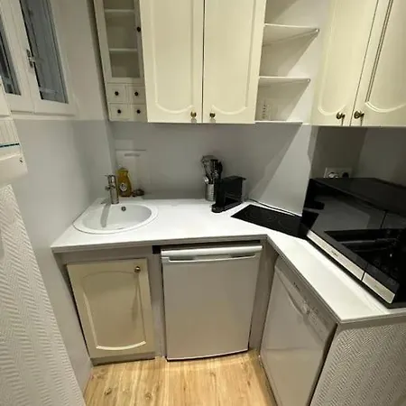Parisian In A Cosy Flat - Republique Paris