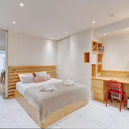296 Ponceau - Superb In パリ