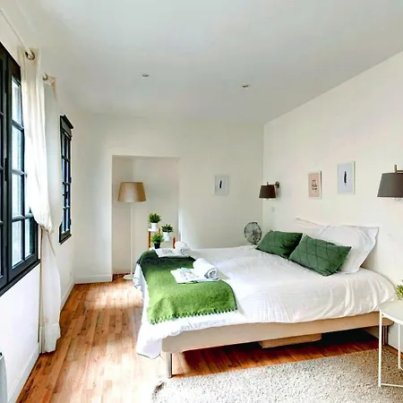 251 Foy - Superb In