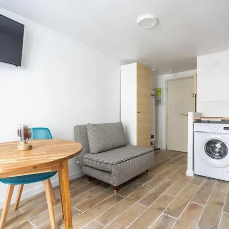 Apartment 1d Sebastopol Republique