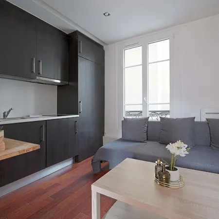 Small Studio Next To Invalides * Paris
