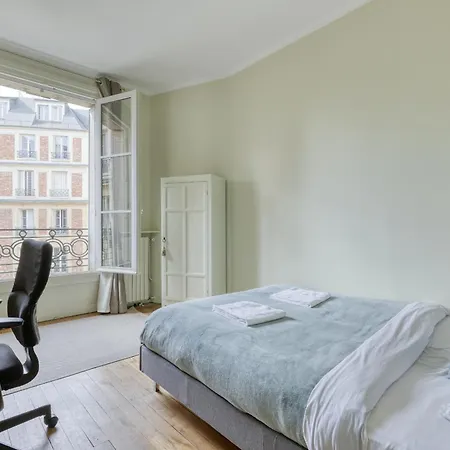 Apartment Wonderful & Large Flat In The 7th - Eiffel Tower *