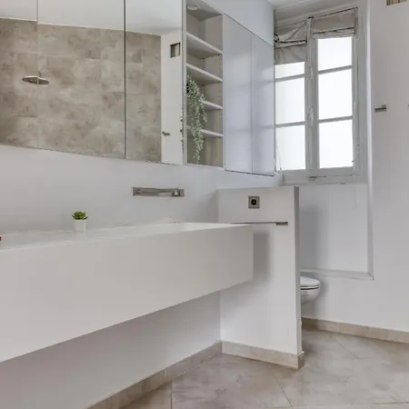 Wonderful & Large Flat In The 7th - Eiffel Tower