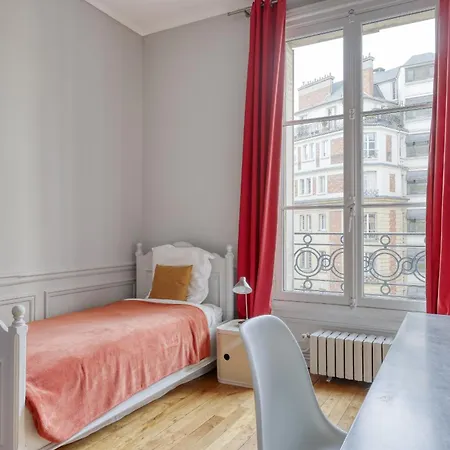 Wonderful & Large Flat In The 7th - Eiffel Tower Apartment Paris