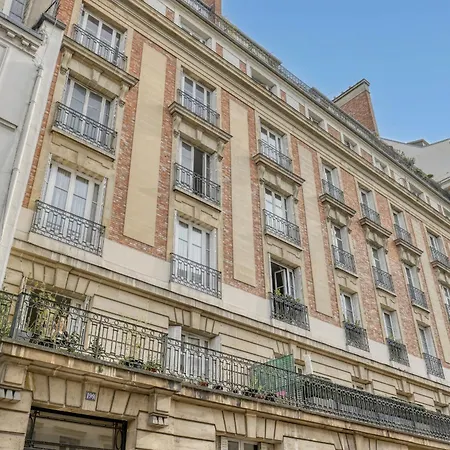 Wonderful & Large Flat In The 7th - Eiffel Tower *