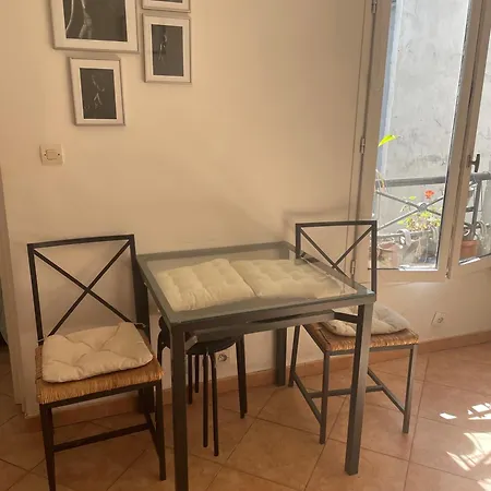 Cosy In The Heart Of * Paris
