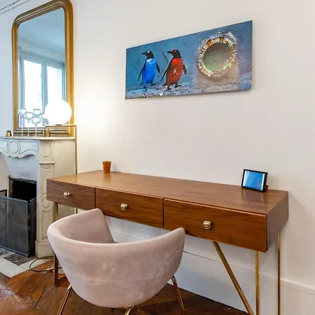 Stylish 2-bedroom Near The Famous Moulin Rouge Apartment Paris