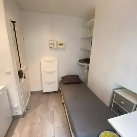 Small Near Eiffel Tower Apartamento *