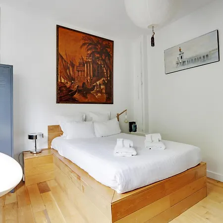 Pick A Flat's Townhouse In Montparnasse - Boulevard Du Montparnasse Apartment Paris