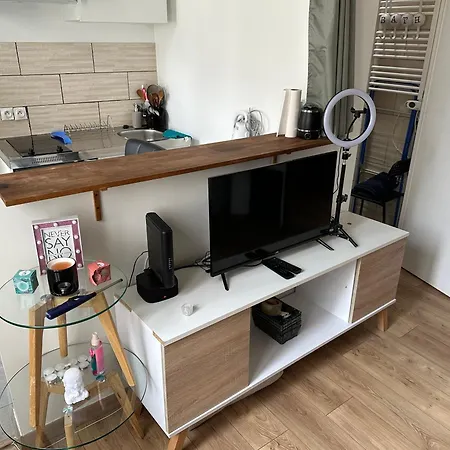 Equipe, Lumineux A Apartment *