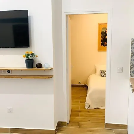 House - 2 Bedrooms - Champs-elysees *