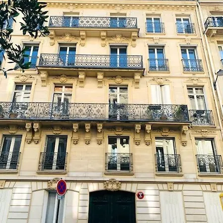 House - 2 Bedrooms - Champs-elysees Apartment