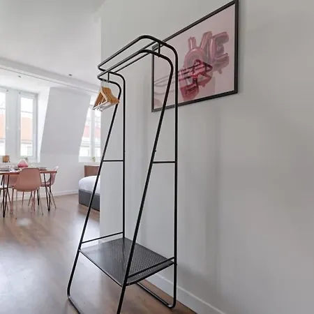 Mykeypers - Luxury Bright Flat 4p - Heart Of - Sd11 Apartment