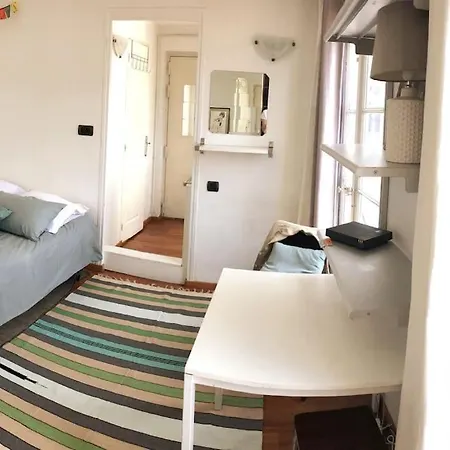 Real Bed, Elevator, Quiet And Light Apartment