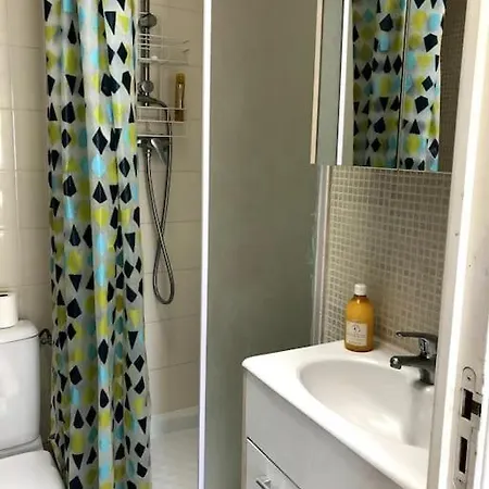 Real Bed, Elevator, Quiet And Light Apartment Paris