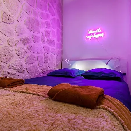 Apartment At Place Bastille Near Metro And Maris Modern Comfort In The Heart Of Parisian History Paris