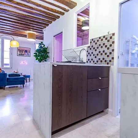 At Place Bastille Near Metro And Maris Modern Comfort In The Heart Of Parisian History Apartment Paris