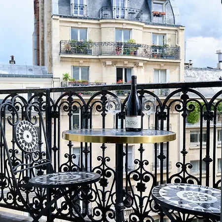 Design Equipe Avec Balcon