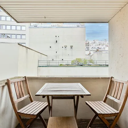 Apartment Quartier Tour Eiffel 4 *