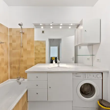 Apartment Quartier Tour Eiffel 4 *