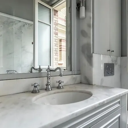 Goodguest- Luxe Trocadero Tour Eiffel 4pax Apartment
