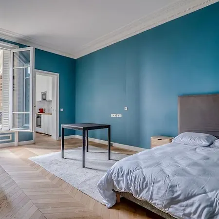 Goodguest- Luxe Trocadero Tour Eiffel 4pax *