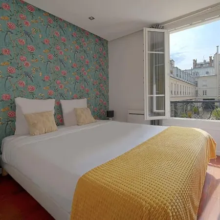 Apartment Charmant Studio For 3 Au Coeur De Paris
