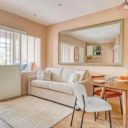 Appartement Proche Parc Monceau Pereire - Iii *